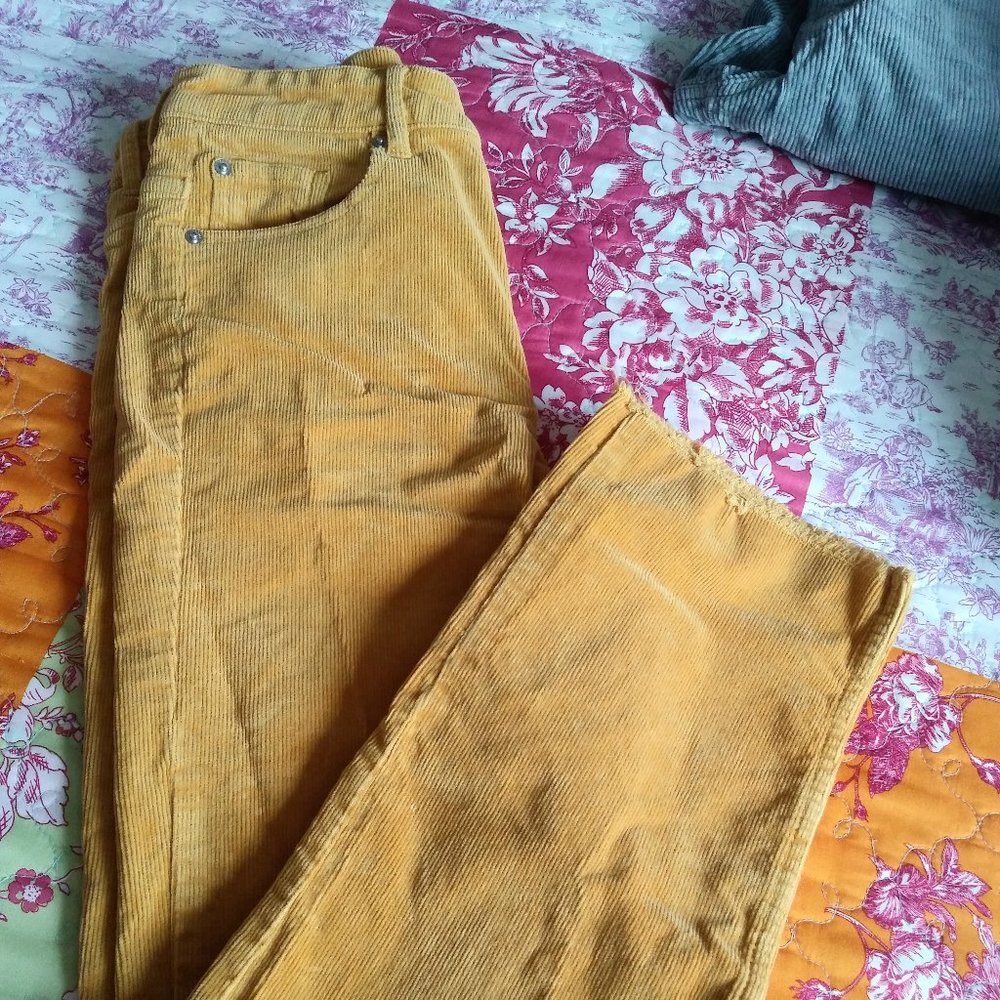 Pantalon 3/4 en corduroy